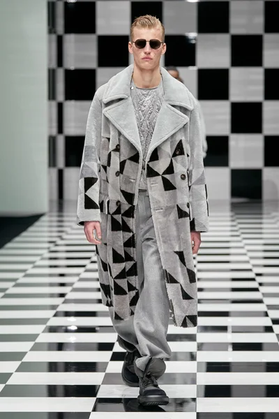 Look 73